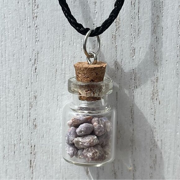 HANDāMINEDĀ LEPIDOLITEāCHIPāBOTTLEāCHARMāNECKLACE - Picture 3 of 16